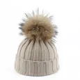 Плетена шапка с естествен помпон от ракун | Унисекс модел Плетена шапка с естествен помпон от ракун | Унисекс модел