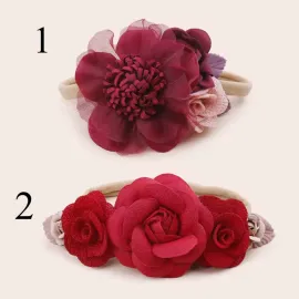 Бебешка Коледна лента за глава в червен цвят с цветя