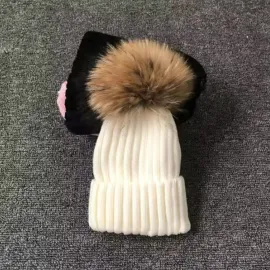 Плетена Шапка с Естествен Пух за Възрастни с Един Помпон
