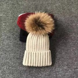 Плетена Шапка с Естествен Пух за Възрастни с Един Помпон