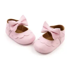 Бебешки розови обувки с къдрички и панделка