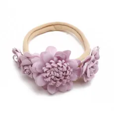 Бебешка лента за глава Molly в лилаво с цветя и перлички