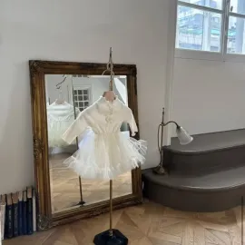 Бяла Елегантна Бебешка Боди Рокля с Тюл и Панделки  Бяла Елегантна Бебешка Боди Рокля с Тюл и Панделки